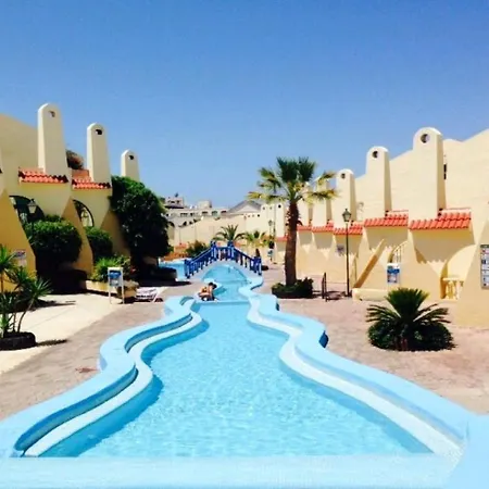 Deluxe Con Piscina Climatizada アパート *