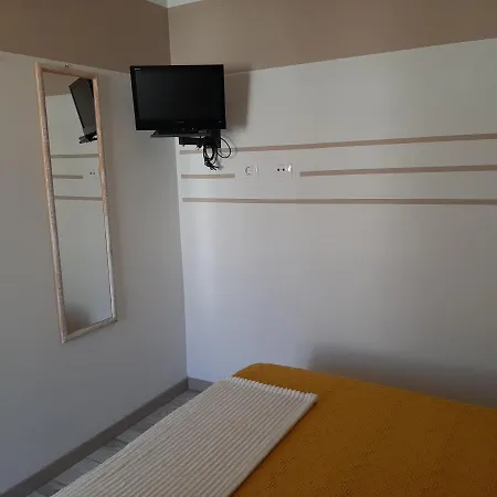Deluxe Con Piscina Climatizada Apartman *